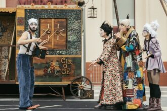 1413 la sala lhorta inicia temporada con juegos y talleres y el espectaculo karpaty