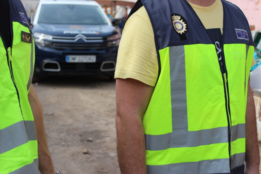1830 policia nacional agents