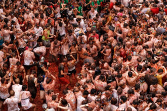 2038 tomatina bunol