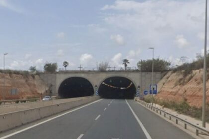 256 pilar horadada tunel
