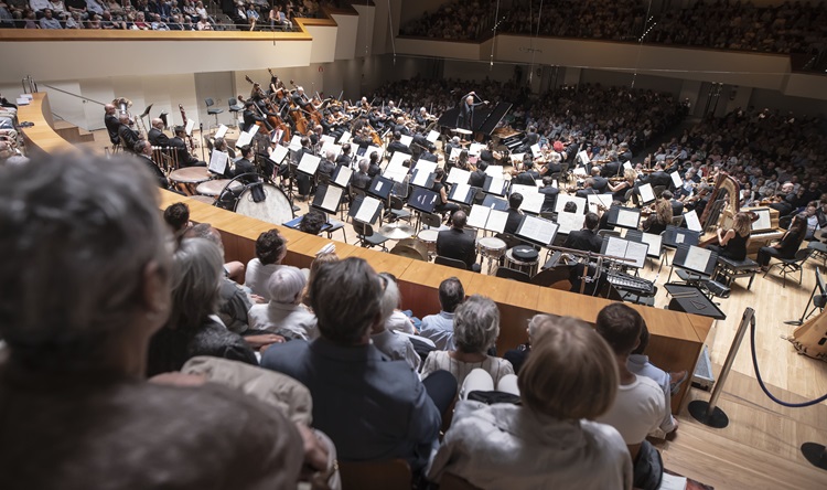2666 el chor des bayerischen rundfunks debuta con la orquesta de valencia