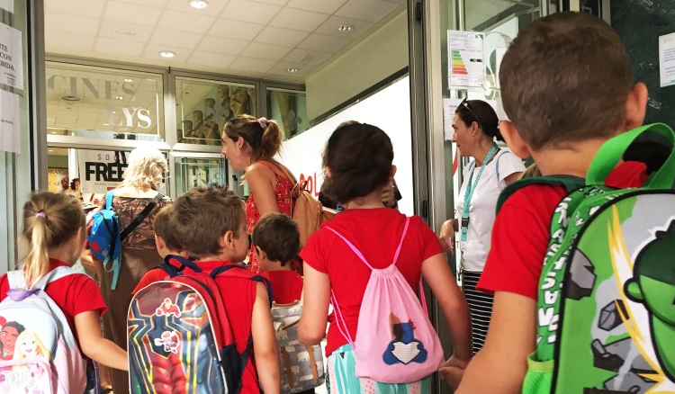 2701 la ix edicion del ficiv vuelve a llenar de publico infantil las salas de cine