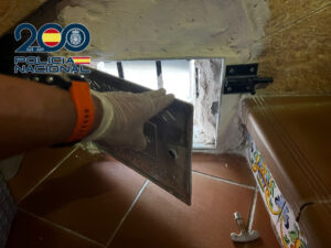 2758 picasent1