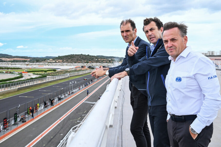 3266 luis cervera alberto longo y manuel avino en los test de la formula e en el circuit