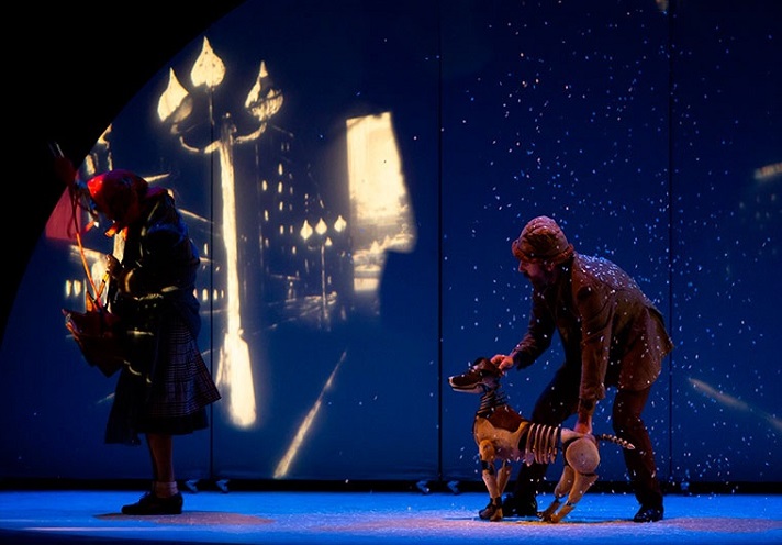 3275 sala lhorta presenta laika un espectaculo familiar sobre la primera perra cosmonauta