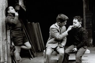 3560 el museo de la ciudad acoge la exposicion la valencia que fue fotografias de jose miguel de miguel 1957 1987