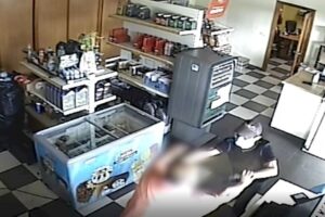 Detienen al autor de varios robos en gasolineras de Alginet y Llombai 12 3755 pelea2 xl