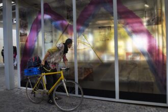 4094 el muvim inaugura una nueva instalacion luminica e interactiva del cubo