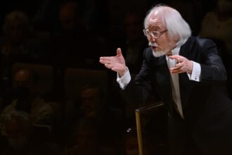 4682 masaaki suzuki sustituye a gardiner al frente de la philharmonia en abril