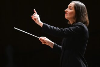 4711 ariane matiakh debuta con la orquesta de valencia con vers la voute etoilee