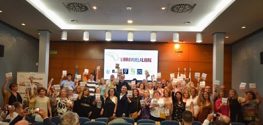4908 presentacion de la antologia 2023 de libro vuela libre una nueva apuesta por el talento desde valencia