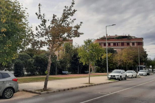 Espai on es construirà el futur Centre de Salut de Xàtiva.