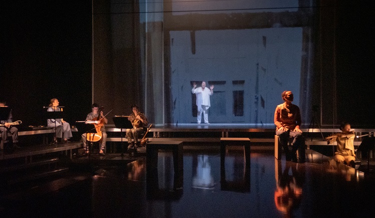 5299 la opera regresa a les arts con woman at point zero