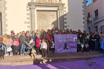Protesta contra la exclusión de mujeres en la cofradía de Sagunt.