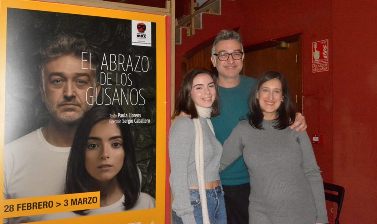 5565 el abrazo de los gusanos cumple su funcion numero 100 en el teatre talia
