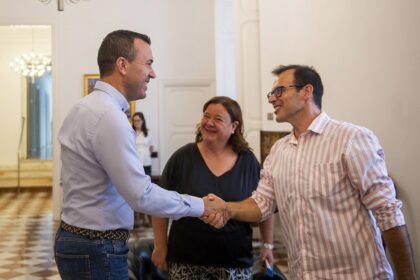 5788 mompo se reune con alcalde de chulilla foto abulaila 1