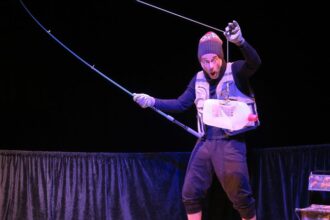 5905 sala lhorta inaugura el otono con dolphin i la mar de plastic y ta