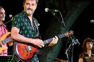 5930 el cantautor oscar briz ofrece un concierto en el teatre