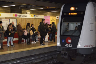 5947 metrovalencia metro nocturno