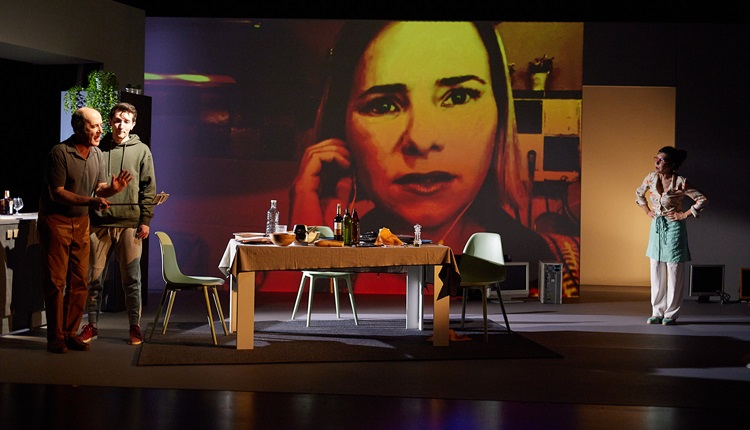 6062 sala russafa estrena en la comunitat redada familiar
