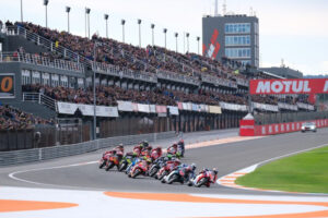 6535 gran premio salida motogp publico 1024x683 1