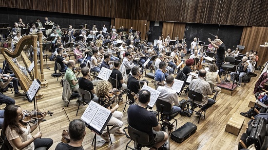 6964 ensayo de la orquesta de valencia dirigida por alexander liebreich foto live miusic valencia