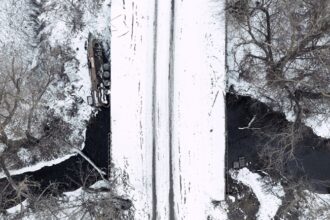 7076 senderos de guerra nueva exposicion del fotografo ucraniano maxim dondyuk