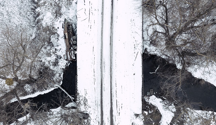7076 senderos de guerra nueva exposicion del fotografo ucraniano maxim dondyuk