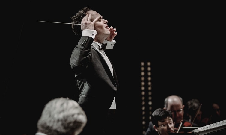 7088 rudolf buchbinder interpreta con la ov el concierto para piano de gershwin foto marco borggreve