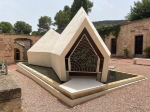 Ajornat el trasllat de les cendres de Camilo Sesto al panteó familiar d'Alcoi 42 7132 alcoi mausoleu camilo sesto