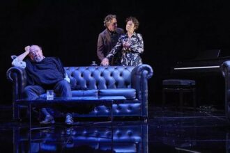 7360 el teatro rialto presenta el lector por horas de sanchis sinisterra