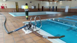 7911 benidorm agua vaciado piscina baldeo