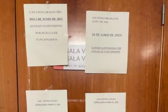 8177 huelga funcionarios moncada