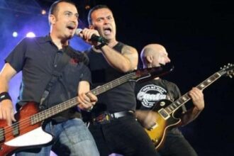 8397 el grupo seguridad social llega a la lonja con sus canciones dibujadas en la lonja