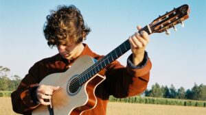 9674 el cartel de los concerts de vivers se amplia con la actuacion del musico guitarricadelafuente