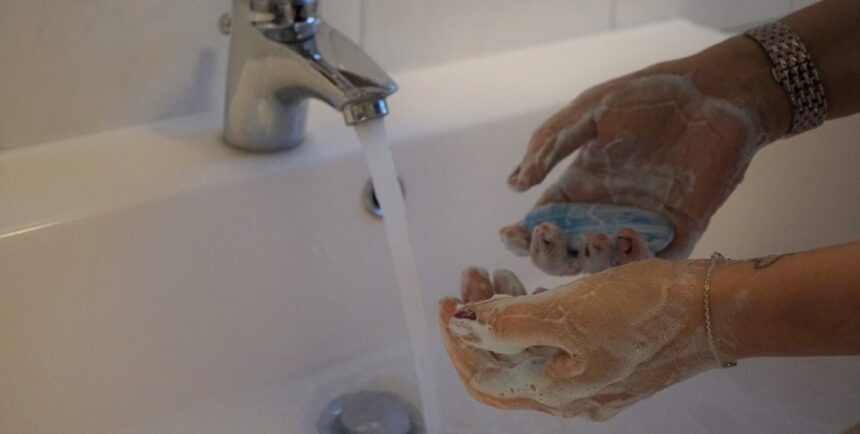 9841 wash your hands g93c10f222 1280