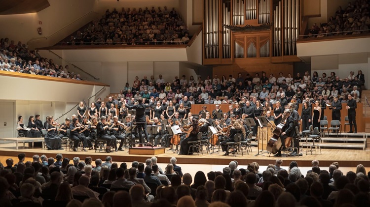 7724 mas de 36250 asistentes certifican el exito de la actividad musical del palau de la musica