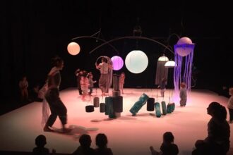 831 el escalante comienza el ano con clown una fusion de artes plasticas y danza y una experiencia sensorial