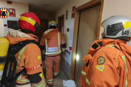 Los bomberos han tenido que realizar servicios especiales por el apagón.