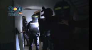 Desmantelan una red de explotación de temporeros agrícolas que alojaban en un hotel abandonado de Sagunt 7 20250508 op Portocale 01.JPG 709363583