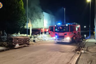 Incendio de la nave industrial de Torrent