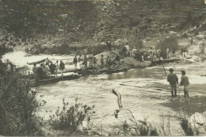 Foto antigua de transporte maderero en Chelva.