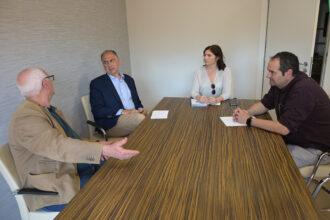 Reunión de la alcaldesa y responsables municipales de Paiporta con el conseller Valderrama.
