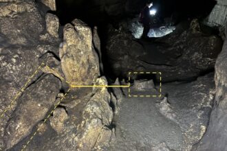 4. Una gran estalagmita seccionada y redepositada para facilitar el tránsito por el interior de la cueva.
