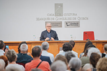 Joan Romero, durant la seua intervenció en la jornada inaugural.