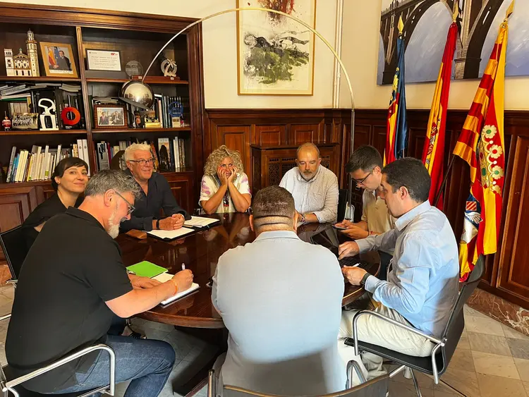 Reunioalcaldesplataformabus2