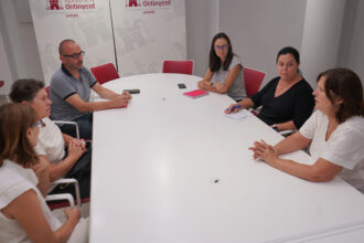 Reunió de la regidora Gandia amb els veïns afectats.