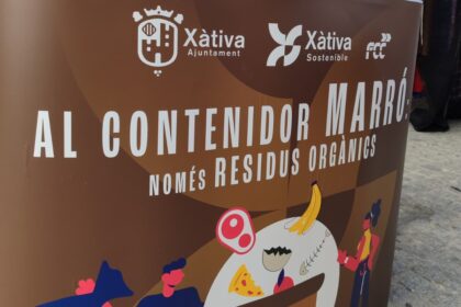 Punt d'informació del contenidor marró de Xàtiva.