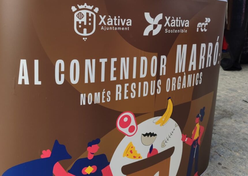 Punt d'informació del contenidor marró de Xàtiva.