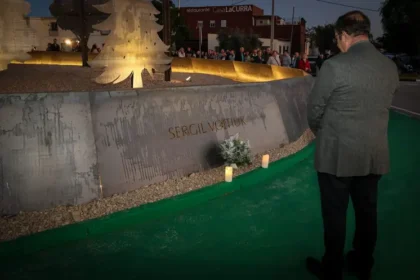 Torrent rinde homenaje a las víctimas de la DANA en el primer aniversario de la tragedia 3 9